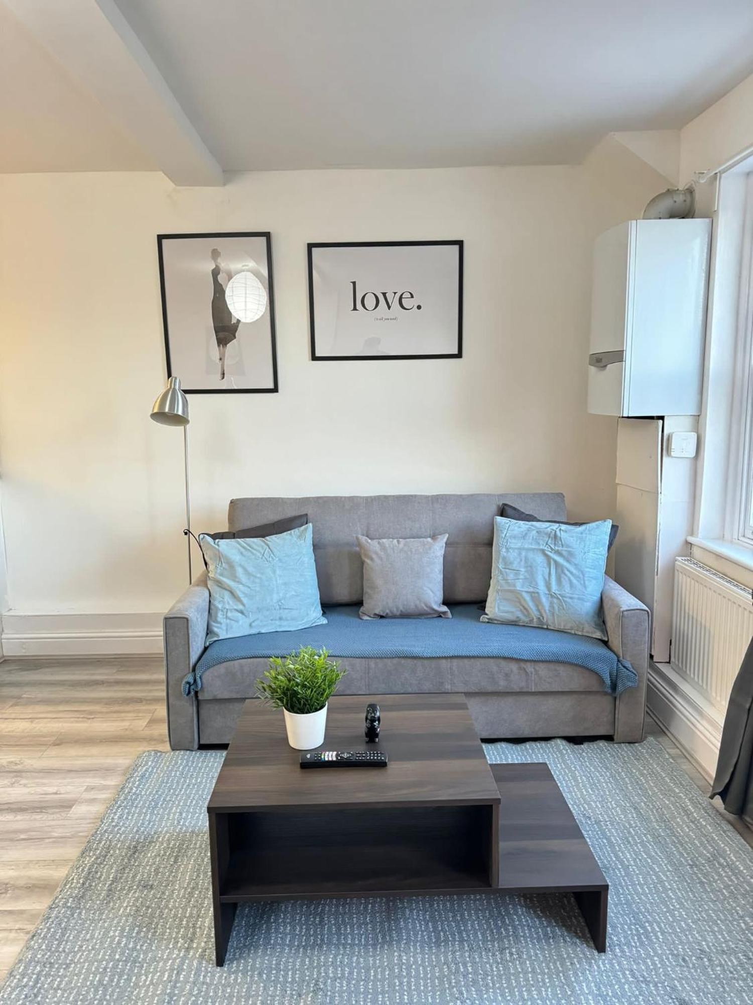 Brick Lane Lavish Suits Apartment London